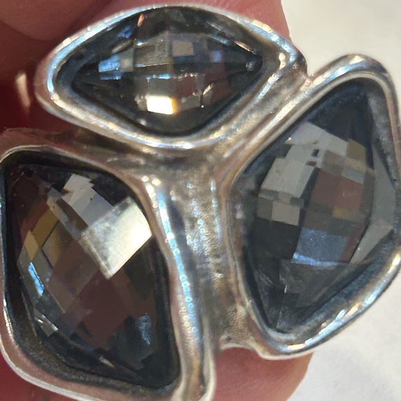 Uno de 50 Triple Smokey Gray Faceted Crystal Ring Sz 7/7.5 Silver Plated Alloy - Picture 13 of 14